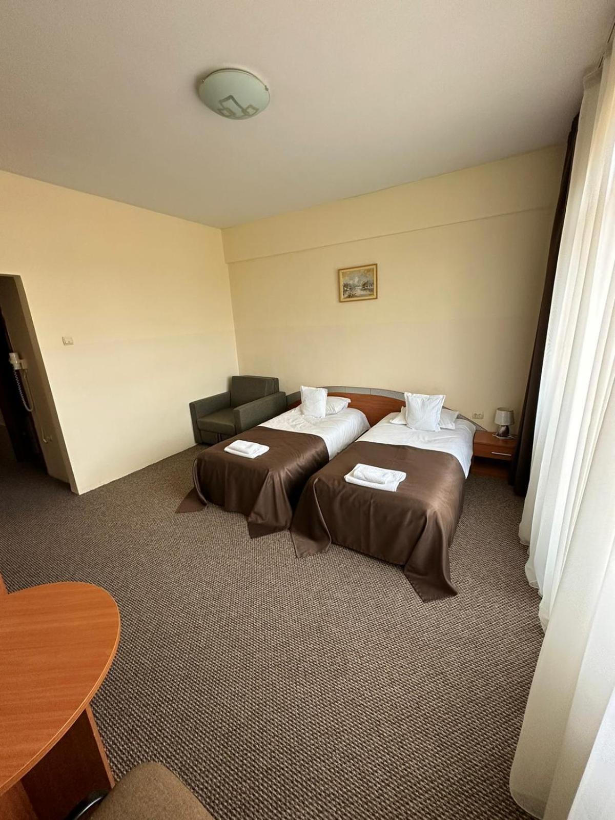 Bistriţa Hotel Diana מראה חיצוני תמונה