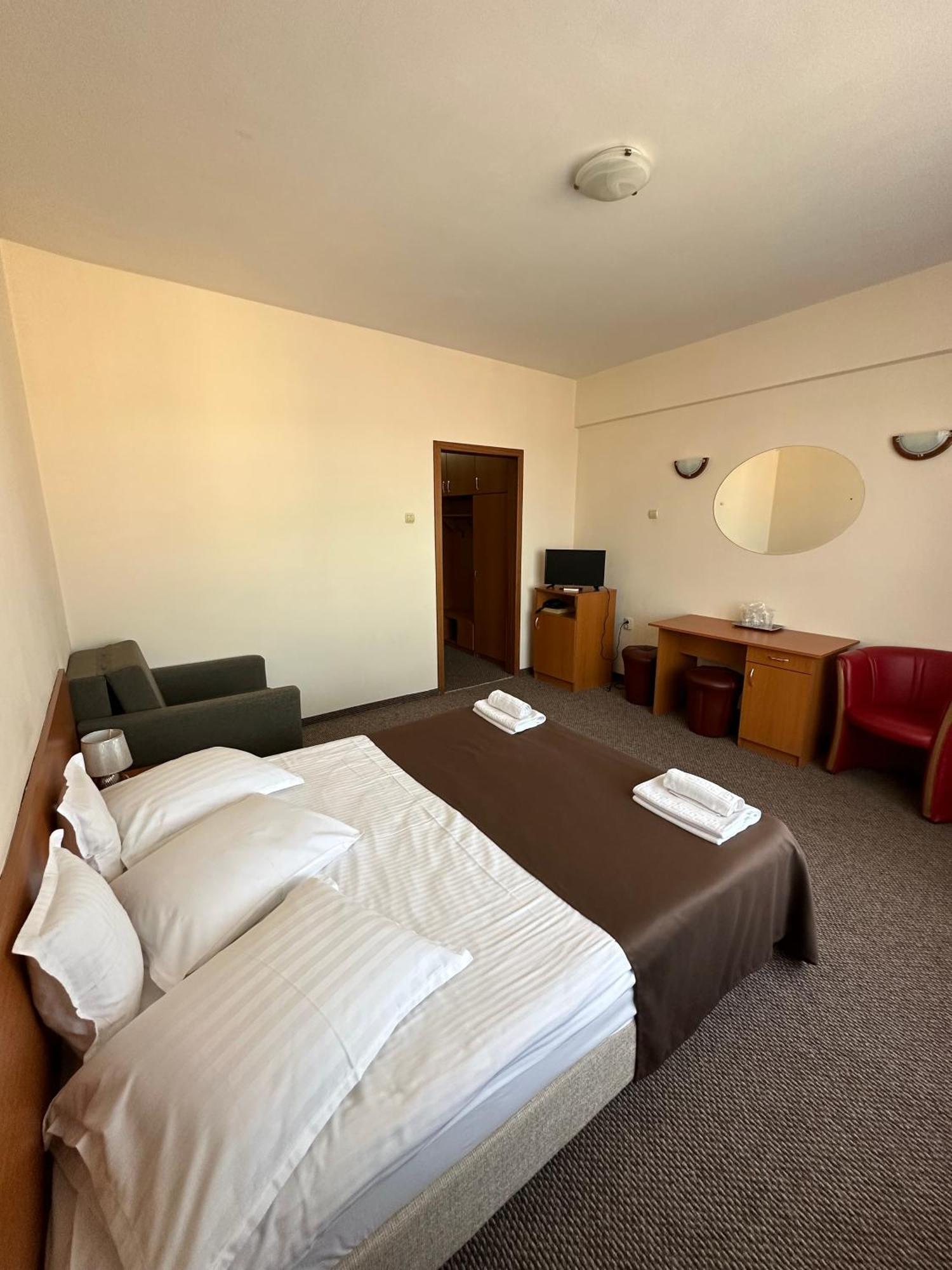Bistriţa Hotel Diana מראה חיצוני תמונה