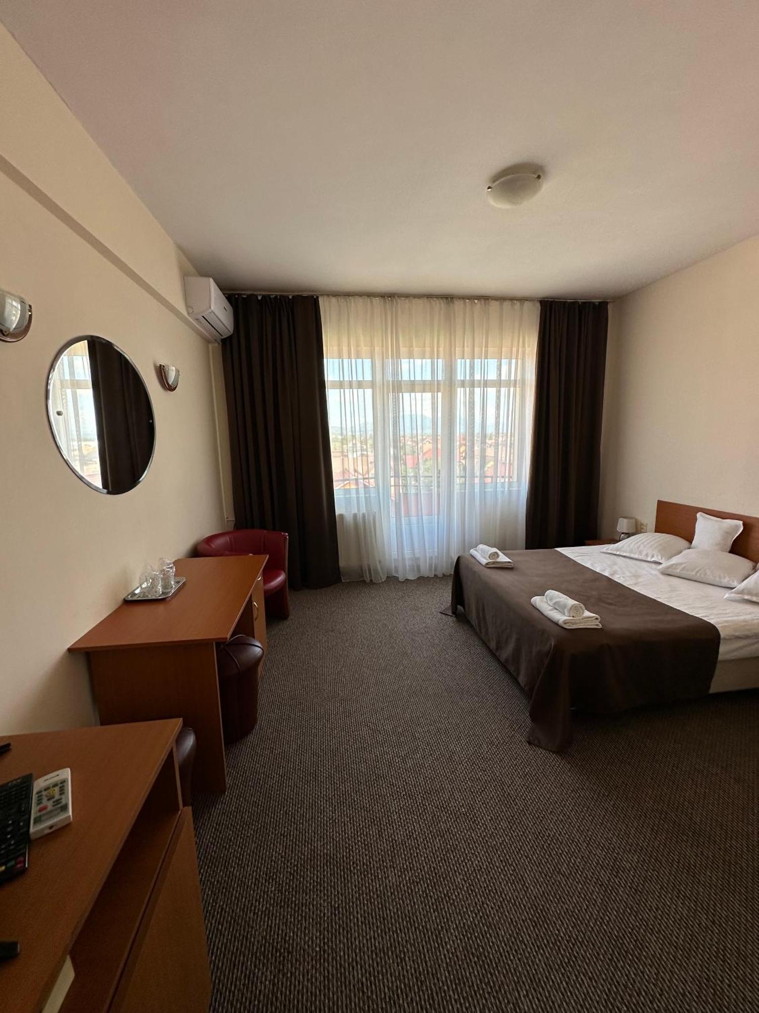 Bistriţa Hotel Diana מראה חיצוני תמונה