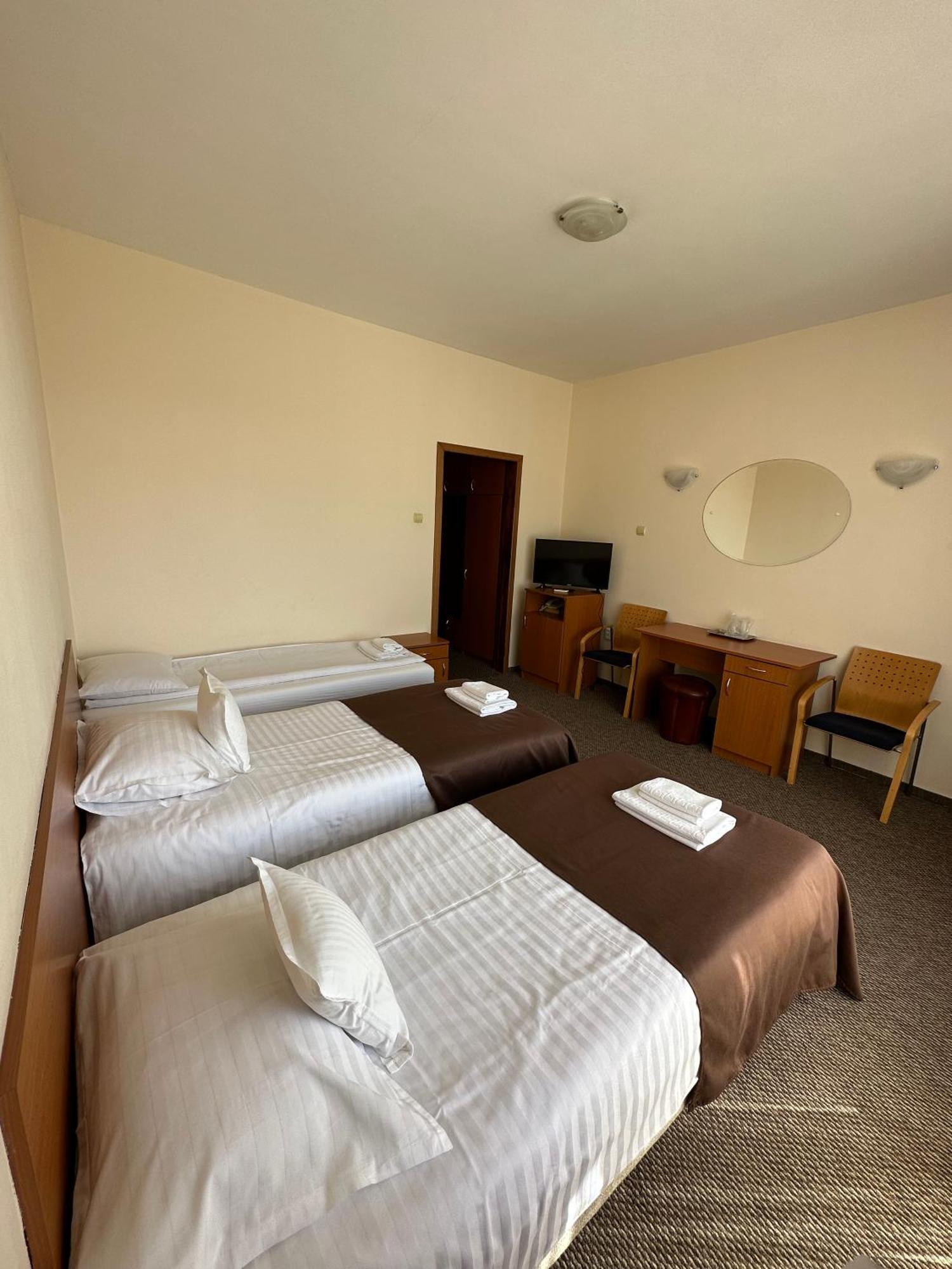 Bistriţa Hotel Diana מראה חיצוני תמונה