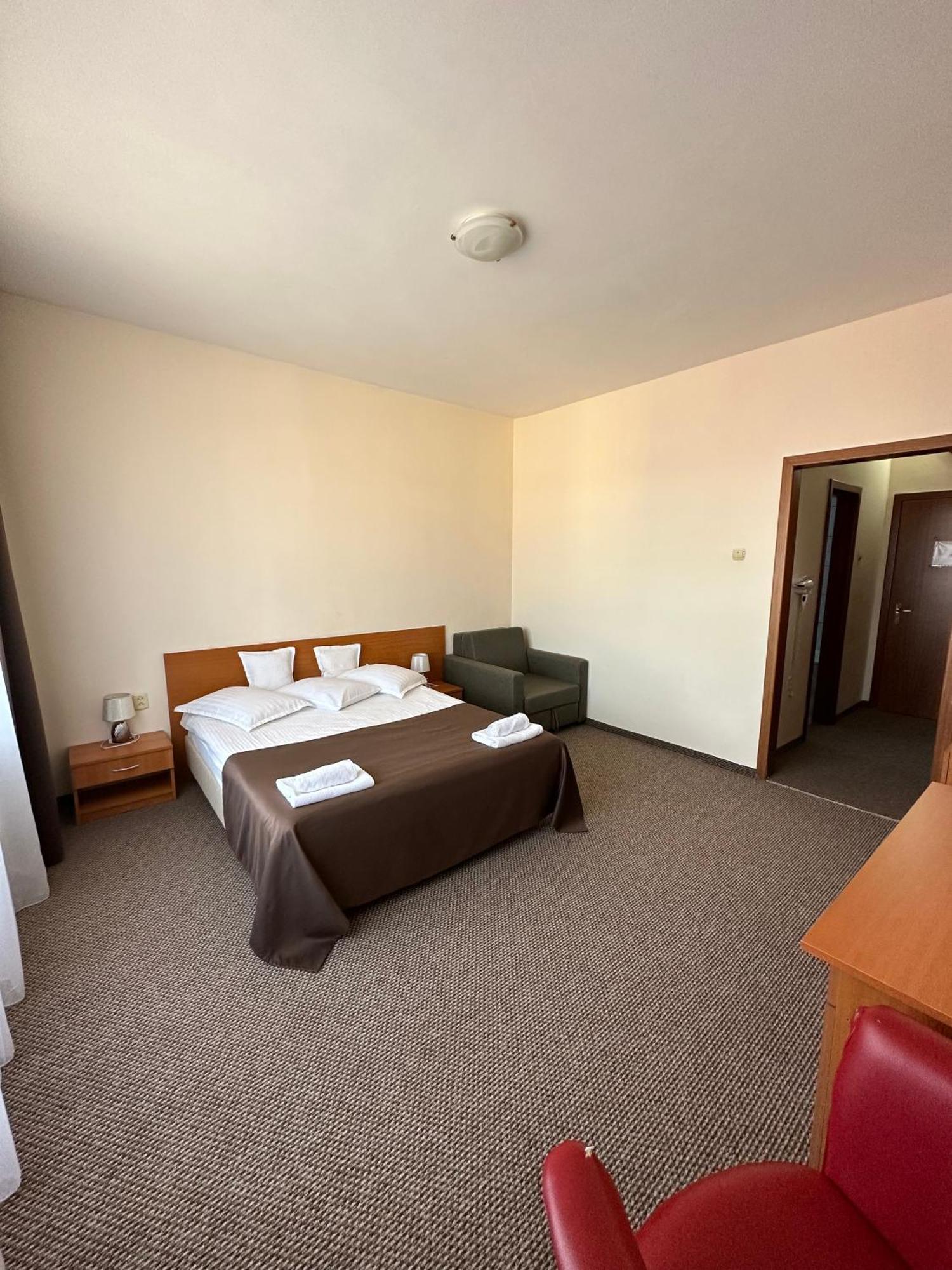 Bistriţa Hotel Diana מראה חיצוני תמונה
