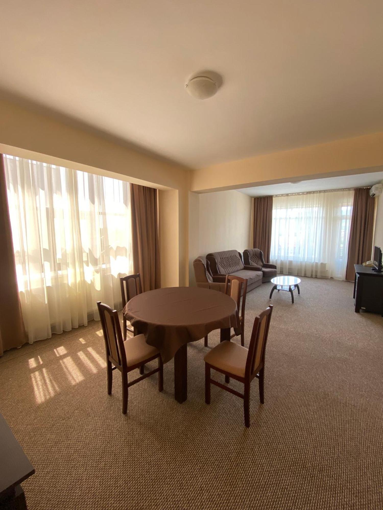 Bistriţa Hotel Diana מראה חיצוני תמונה