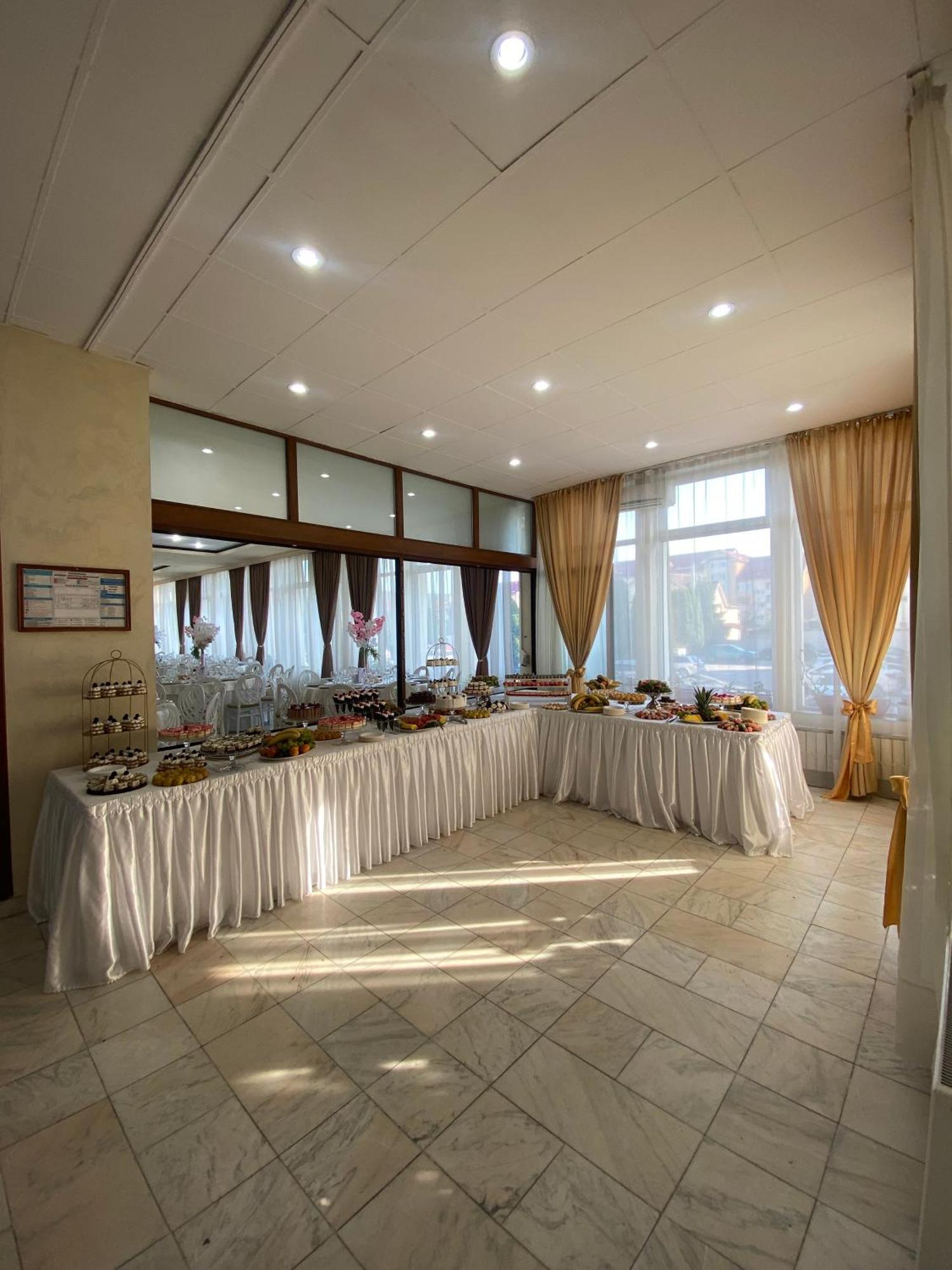 Bistriţa Hotel Diana מראה חיצוני תמונה