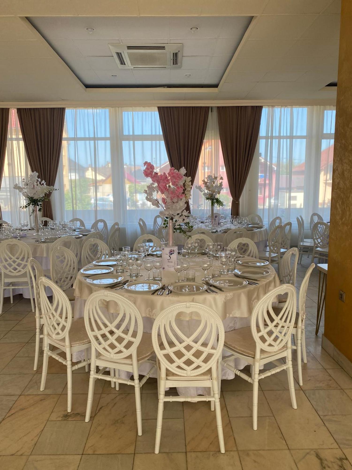 Bistriţa Hotel Diana מראה חיצוני תמונה
