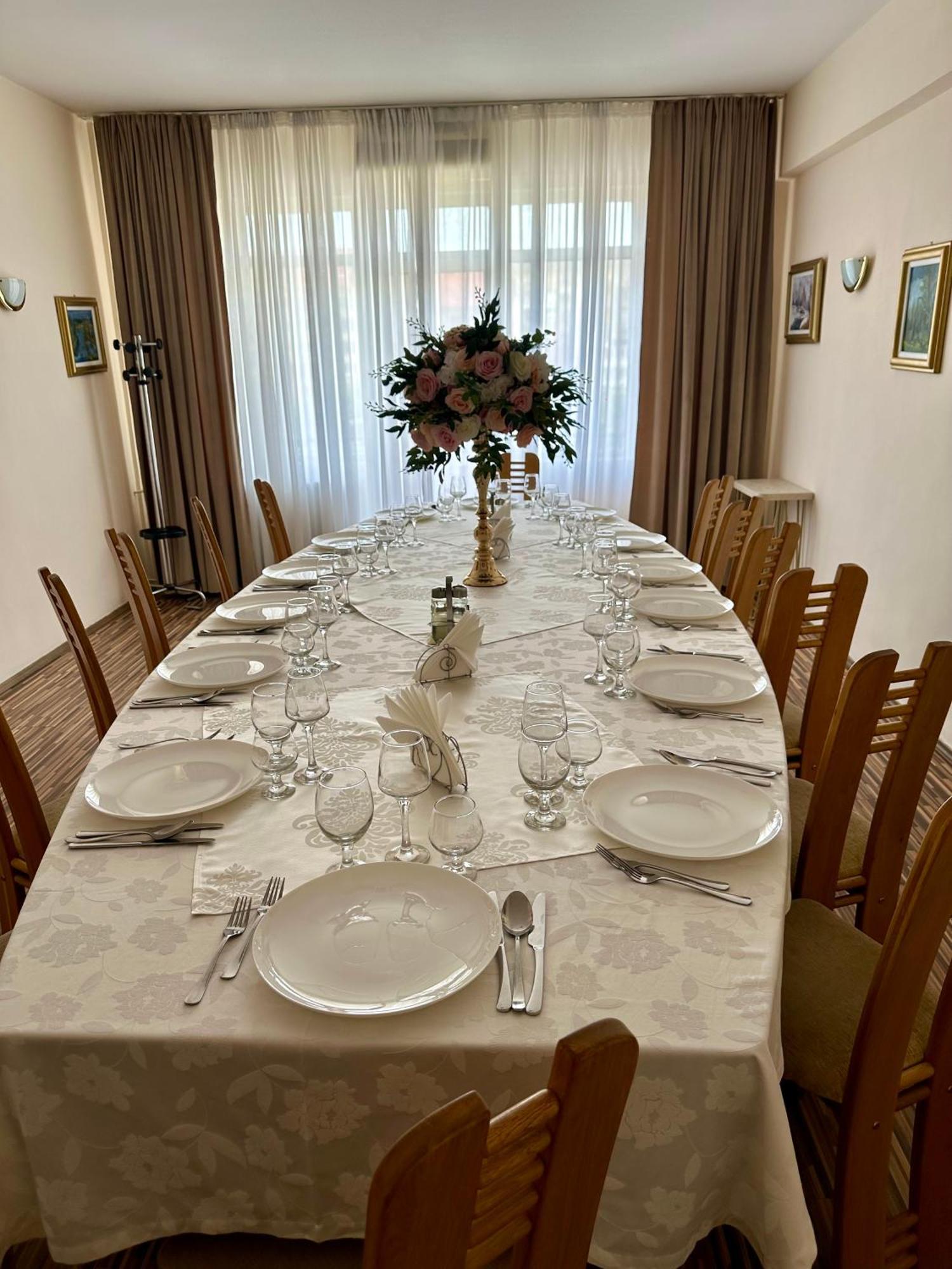 Bistriţa Hotel Diana מראה חיצוני תמונה